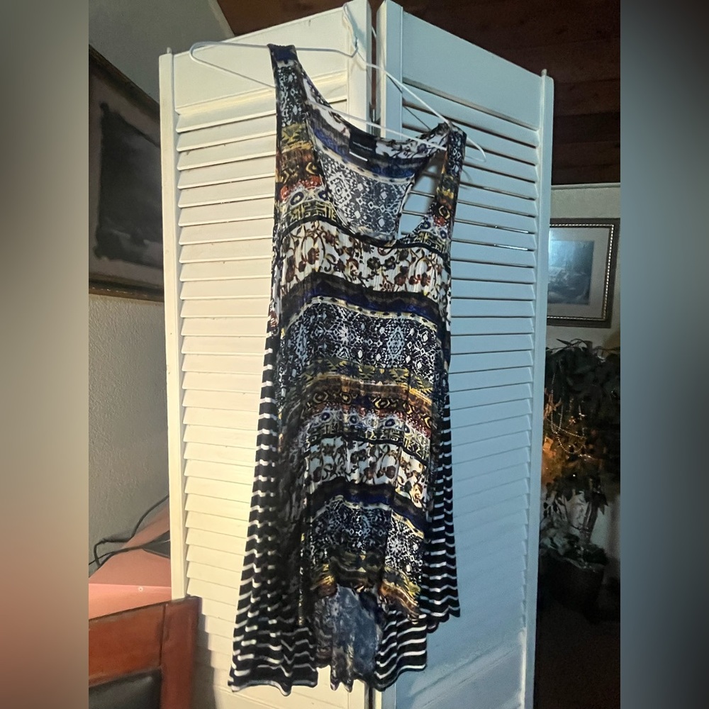 WALLPAPHER Patterned Fabric top